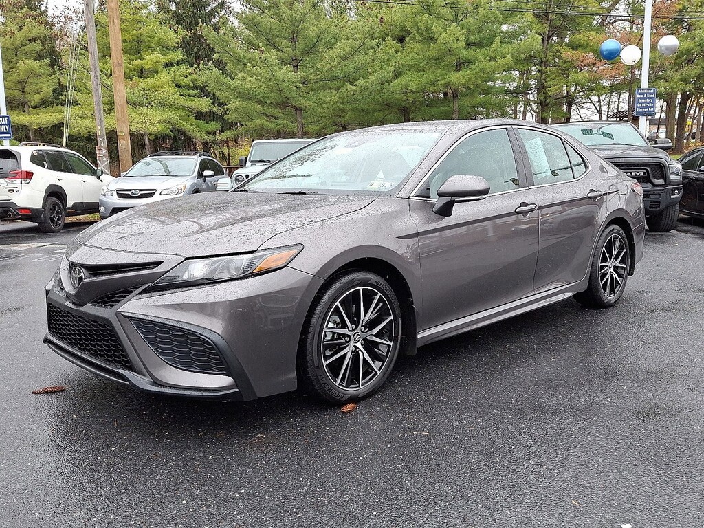 Used 2023 Toyota Camry SE Sedan