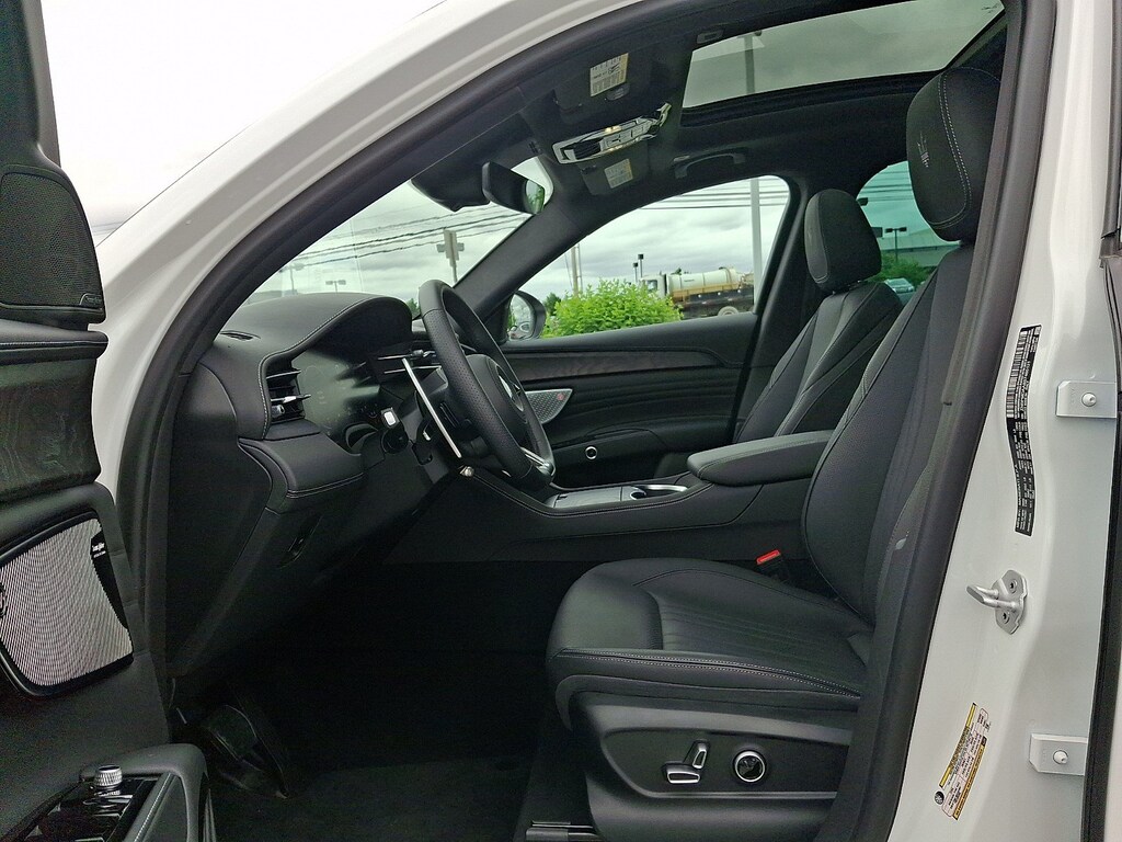 Certified 2025 Maserati Grecale SUV