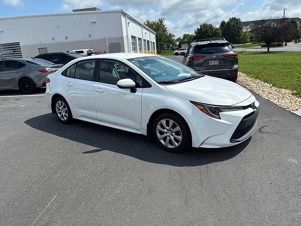 Certified 2025 Toyota Corolla LE Sedan