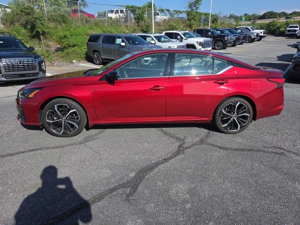 Used 2023 Nissan Altima 2.5 SR Sedan