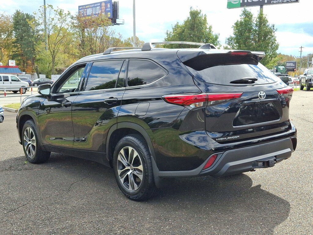 Used 2022 Toyota Highlander XLE SUV