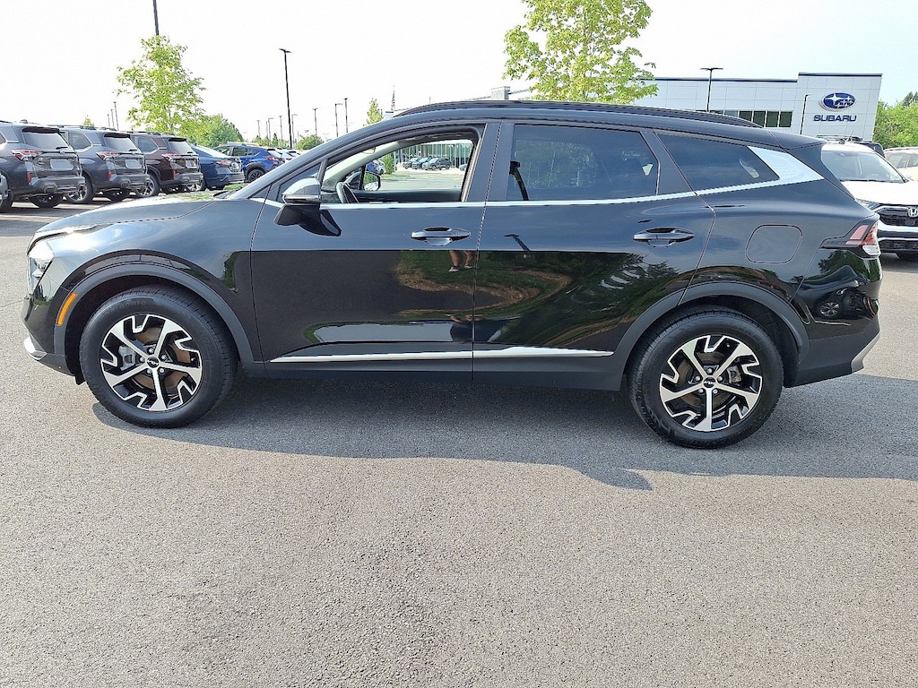 Used 2023 Kia Sportage Hybrid EX SUV