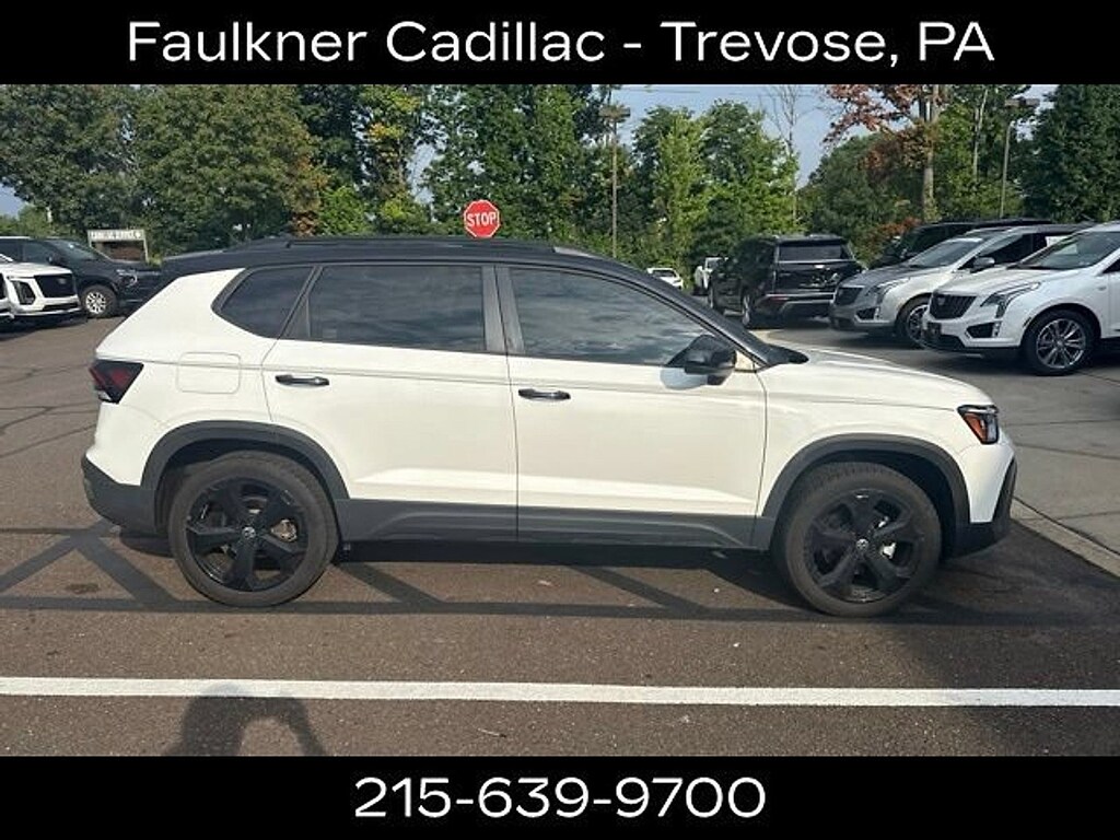 Used 2025 Volkswagen Taos SE Black SUV