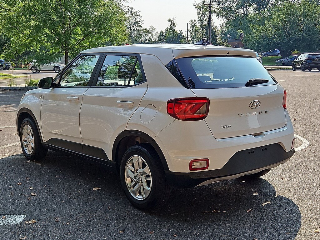 Used 2022 Hyundai Venue SE SUV