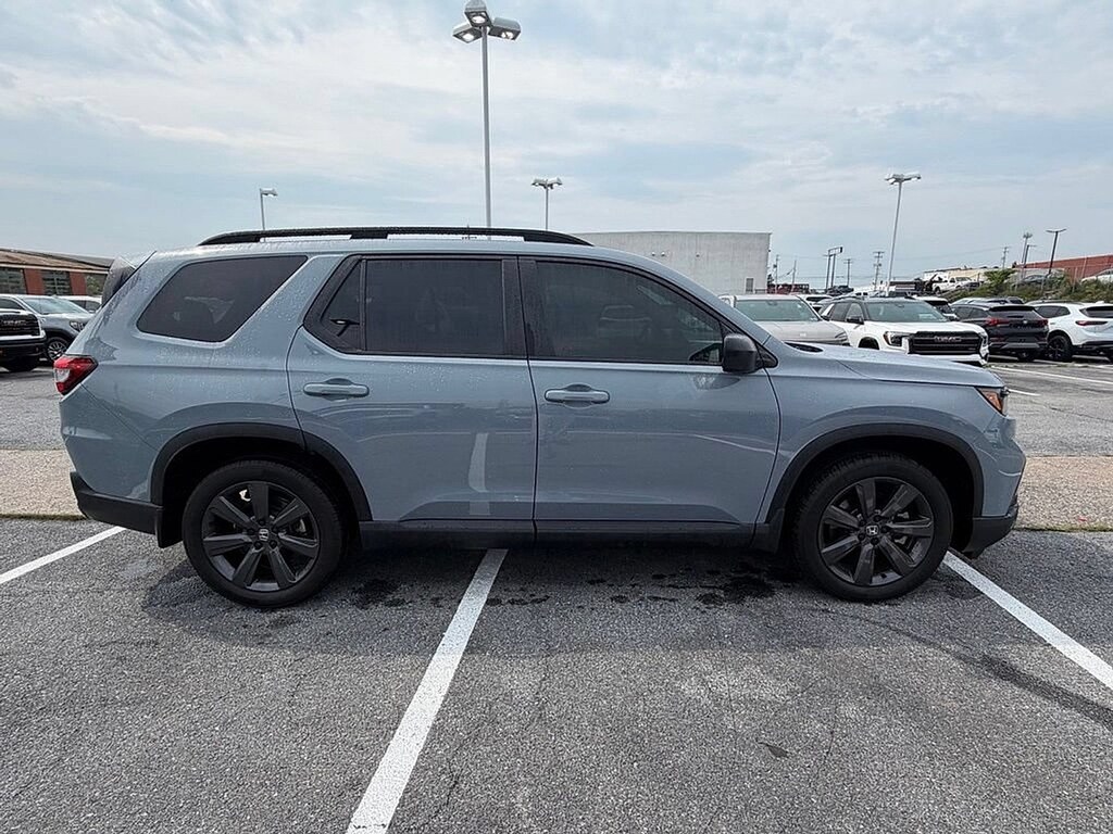 Used 2025 Honda Pilot Sport SUV