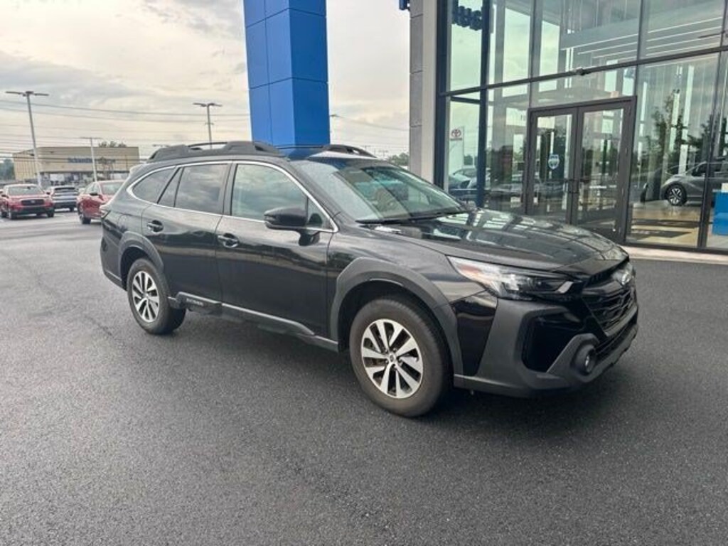 Used 2024 Subaru Outback Premium SUV