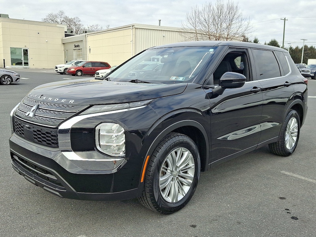 Used 2023 Mitsubishi Outlander ES SUV