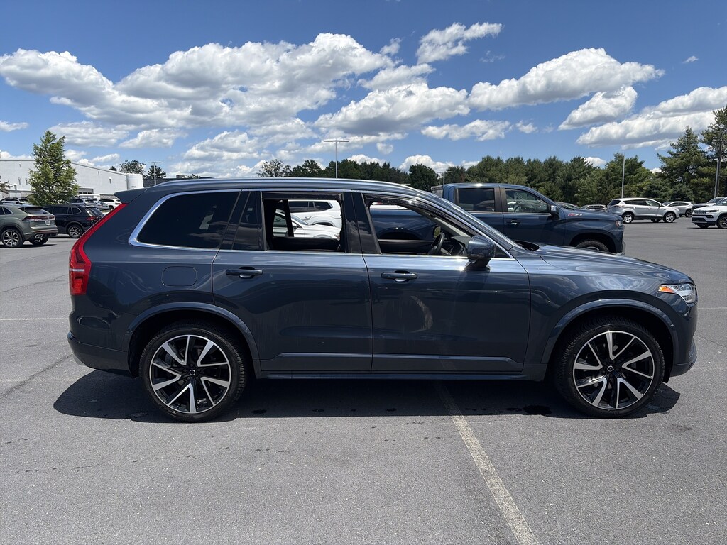 Used 2020 Volvo XC90 Momentum SUV