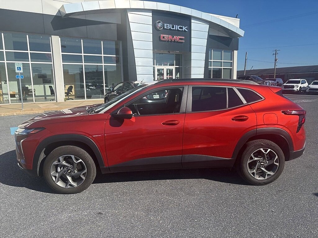 Used 2024 Chevrolet Trax LT SUV