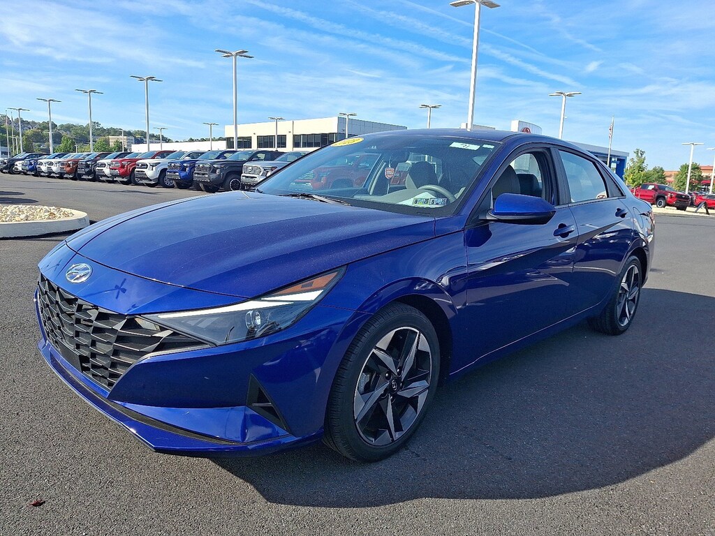 Used 2023 Hyundai Elantra SEL Sedan