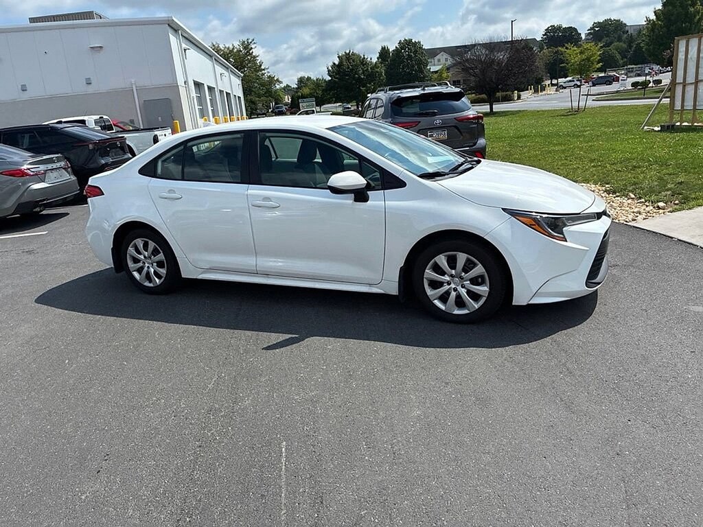 Certified 2025 Toyota Corolla LE Sedan