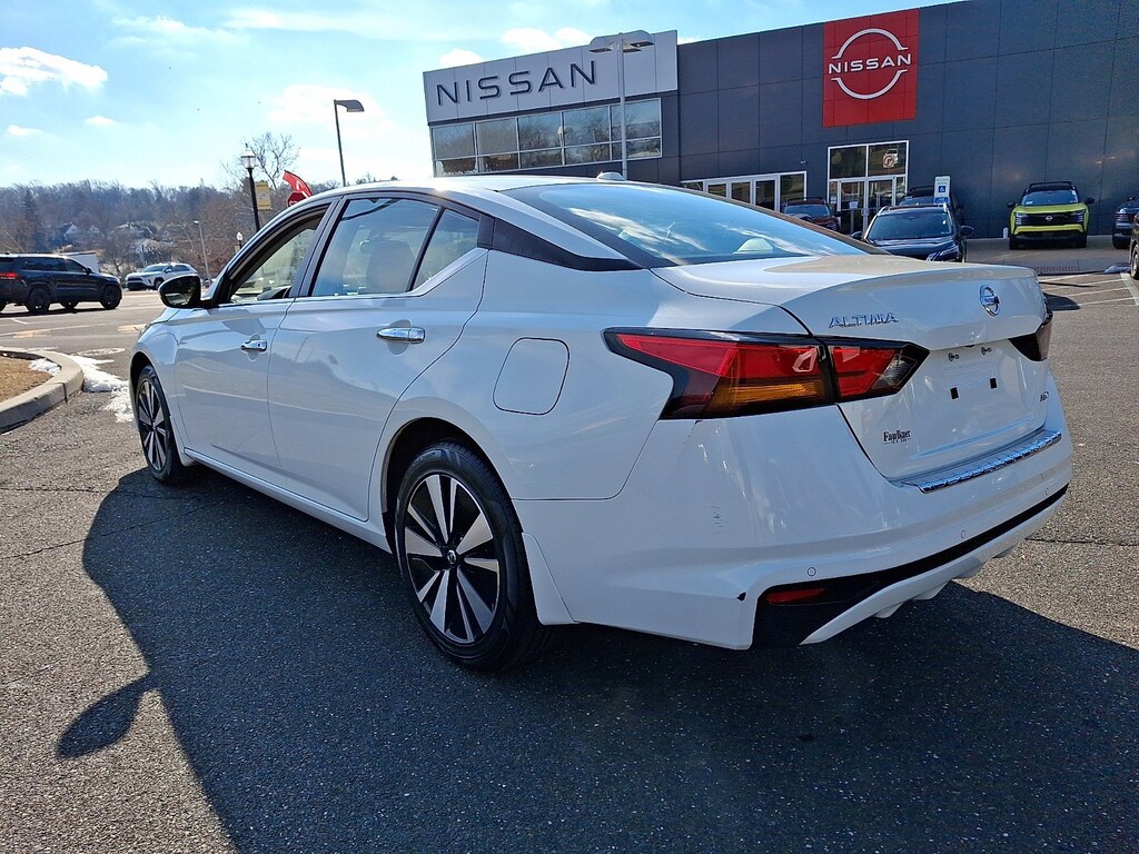 Certified 2022 Nissan Altima 2.5 SV Sedan
