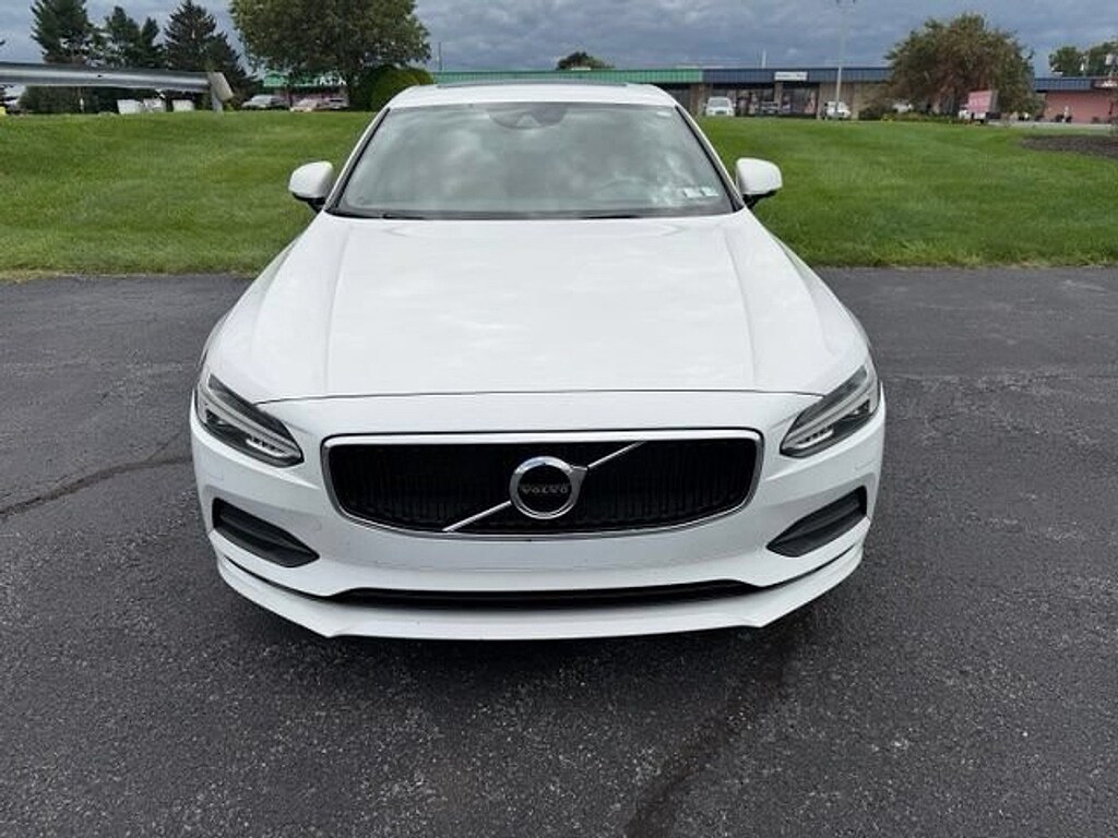 Certified 2018 Volvo S90 Momentum Sedan