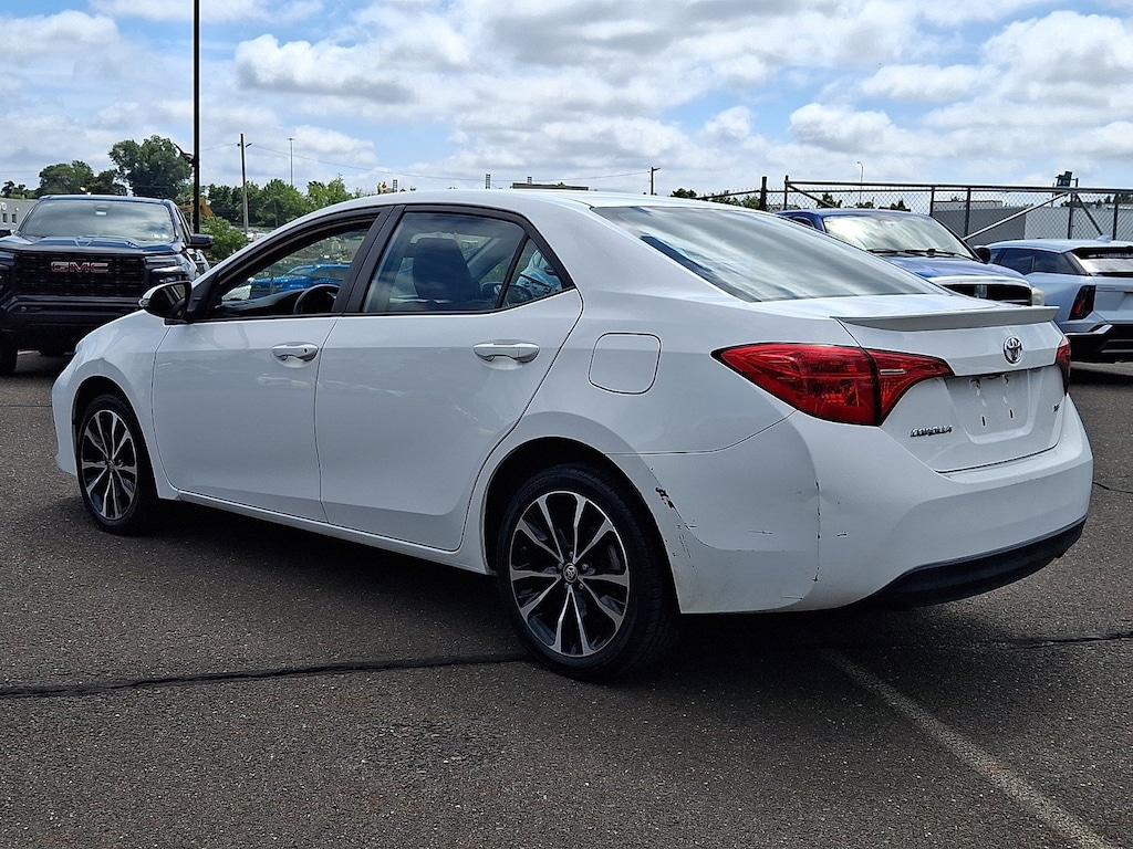 Used 2018 Toyota Corolla SE Sedan