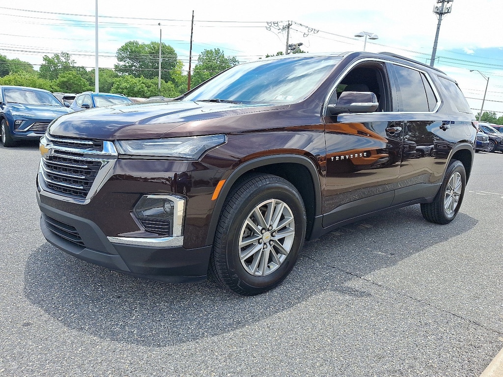 Certified 2023 Chevrolet Traverse LT Cloth SUV
