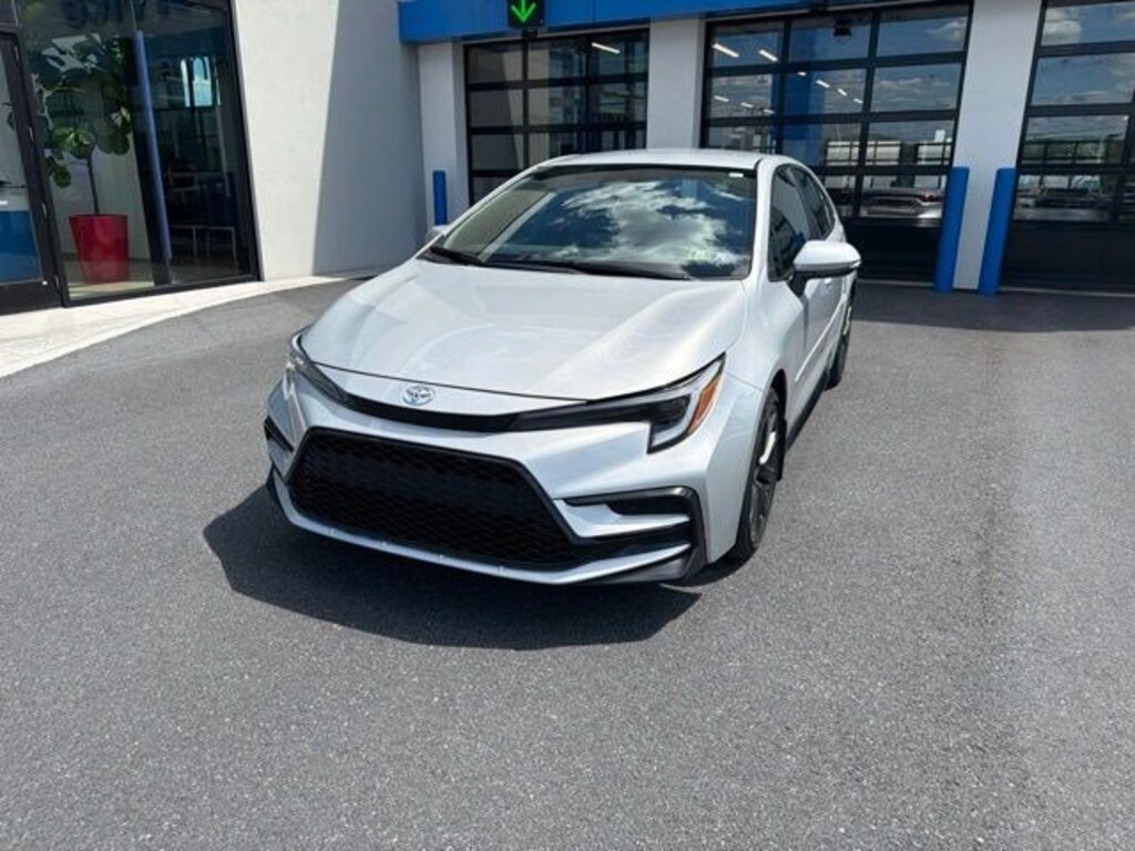 Used 2025 Toyota Corolla SE Sedan
