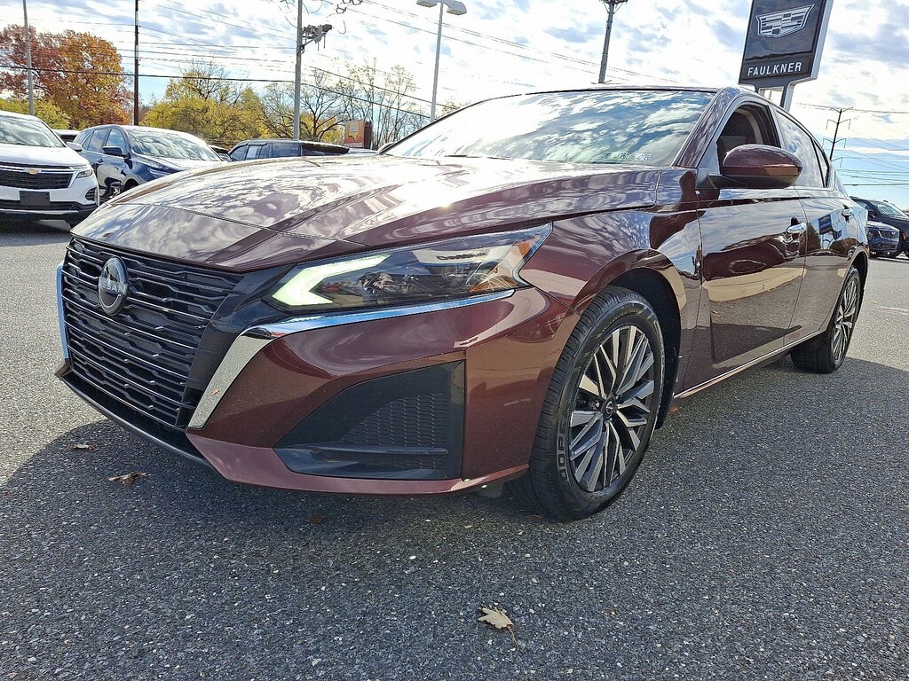 Used 2023 Nissan Altima 2.5 SV Sedan