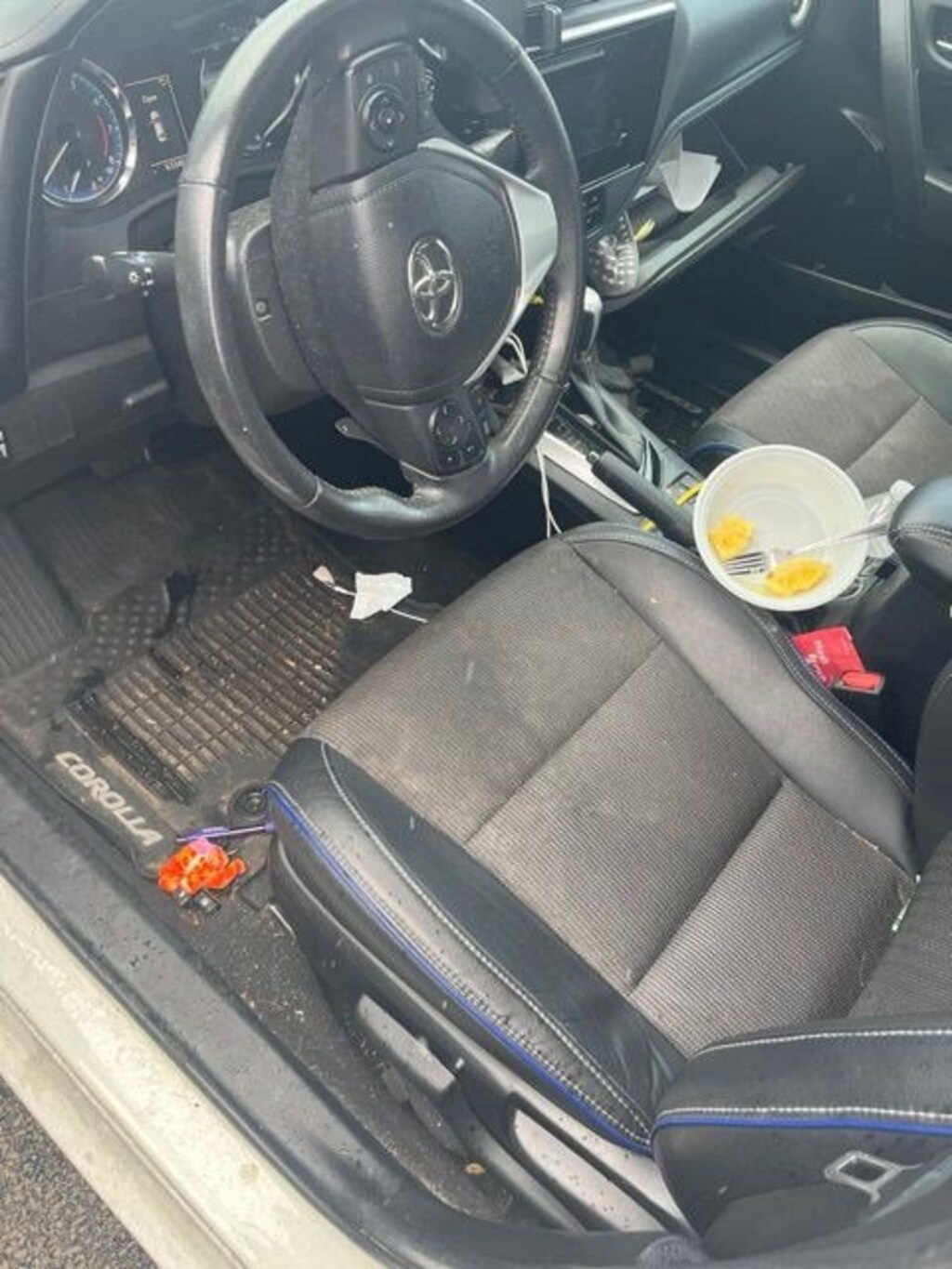 Used 2018 Toyota Corolla SE Sedan