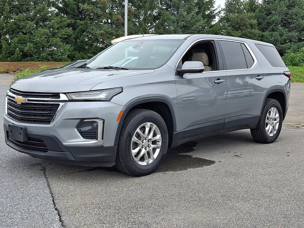 Used 2023 Chevrolet Traverse LS SUV