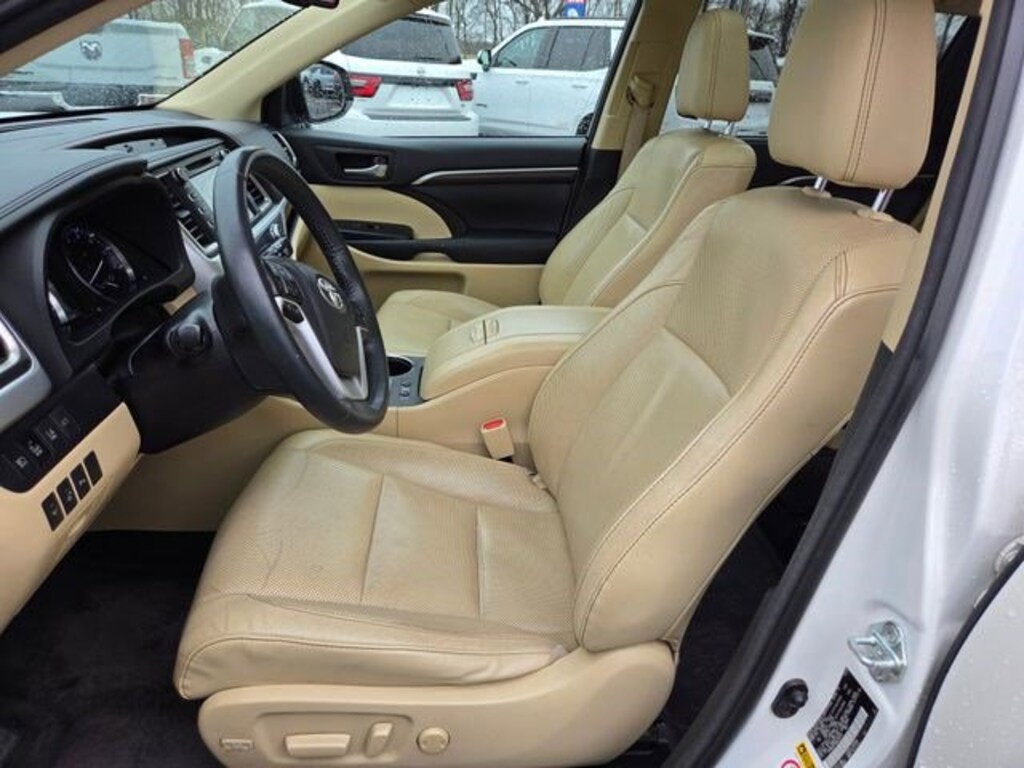 Used 2016 Toyota Highlander Limited Platinum V6 SUV