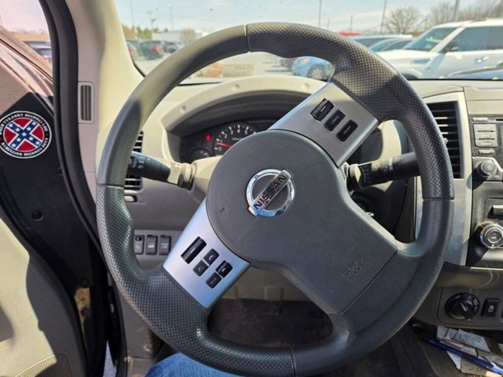 Used 2017 Nissan Frontier SV V6 Truck Crew Cab