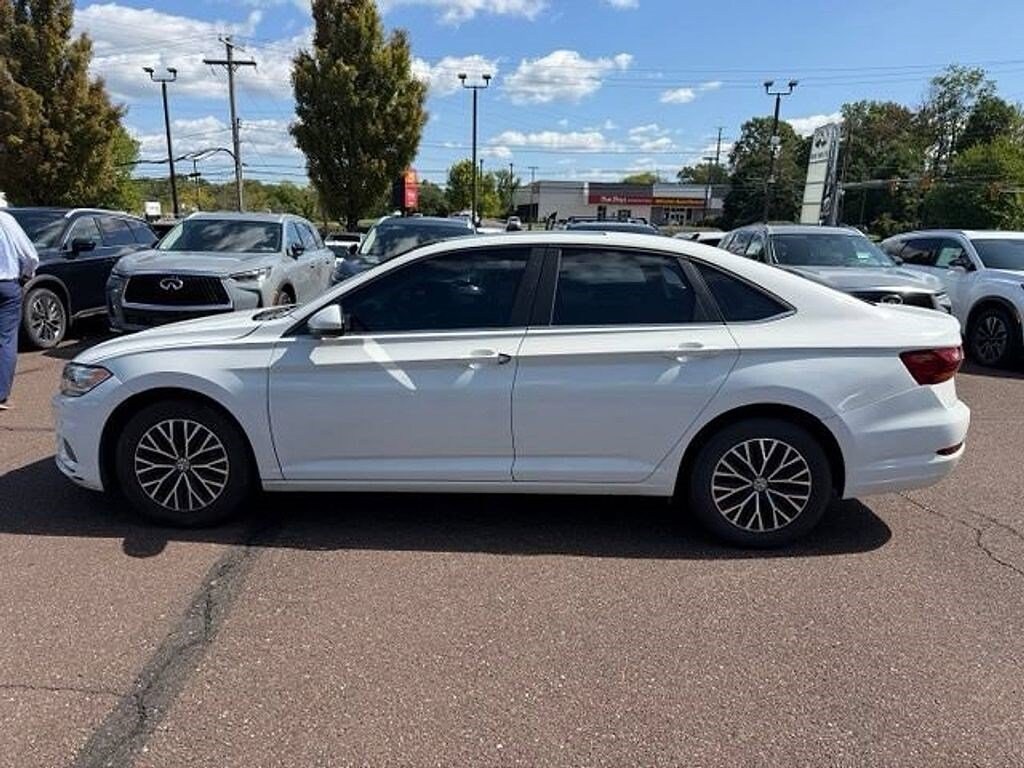 Used 2019 Volkswagen Jetta SE Sedan