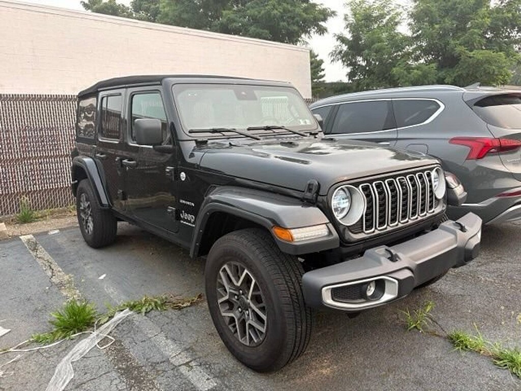 Used 2024 Jeep Wrangler Sahara SUV