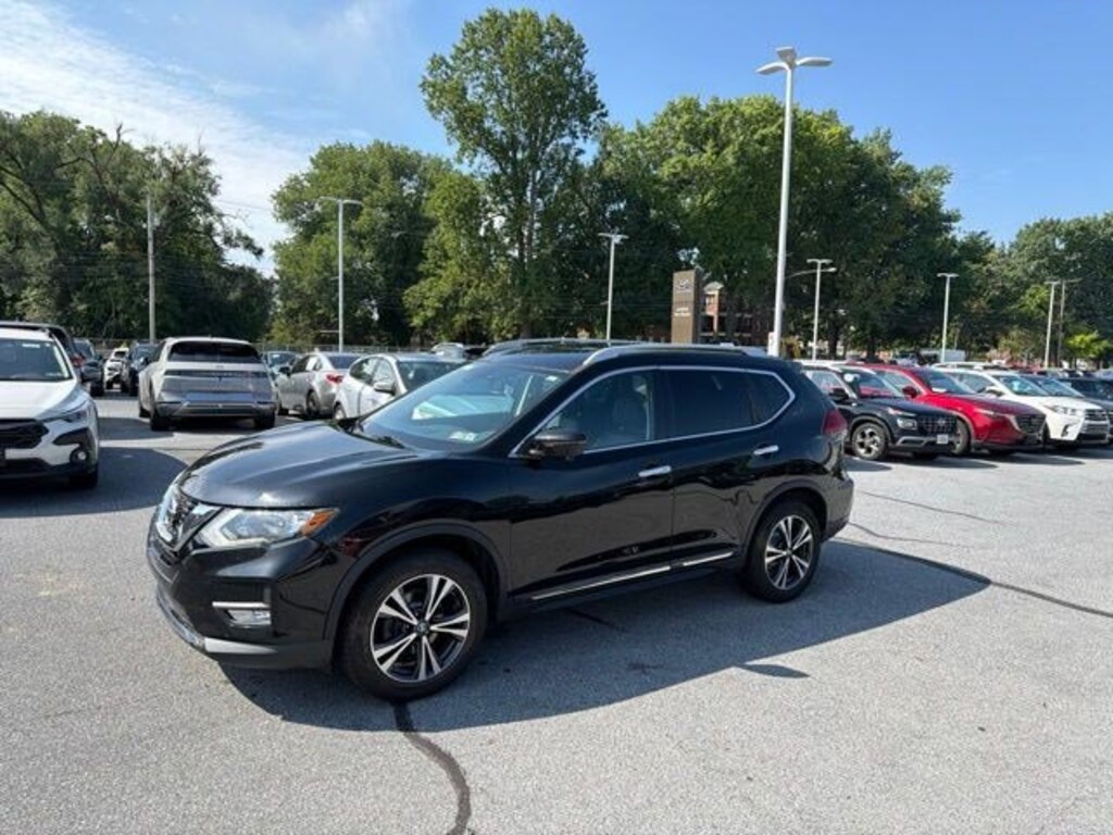 Used 2017 Nissan Rogue SL SUV