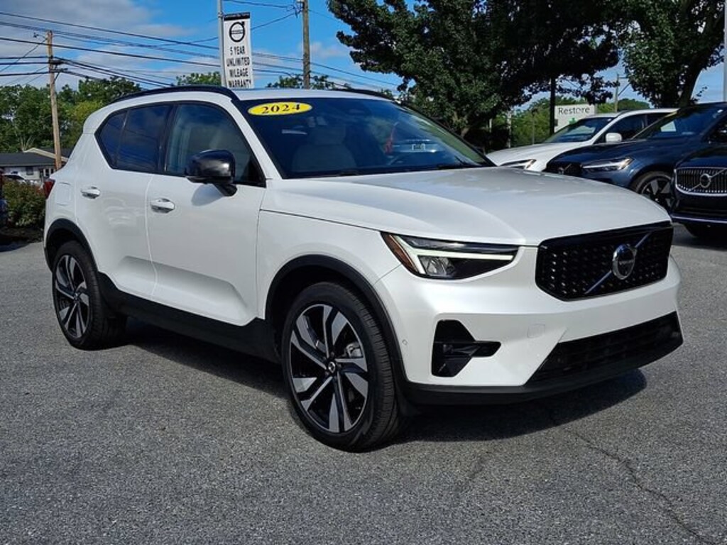 Certified 2024 Volvo XC40 Plus Dark Theme SUV