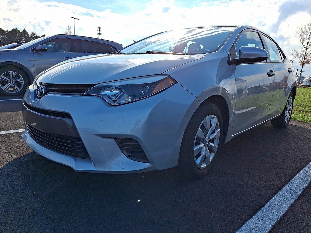 Used 2016 Toyota Corolla LE Sedan