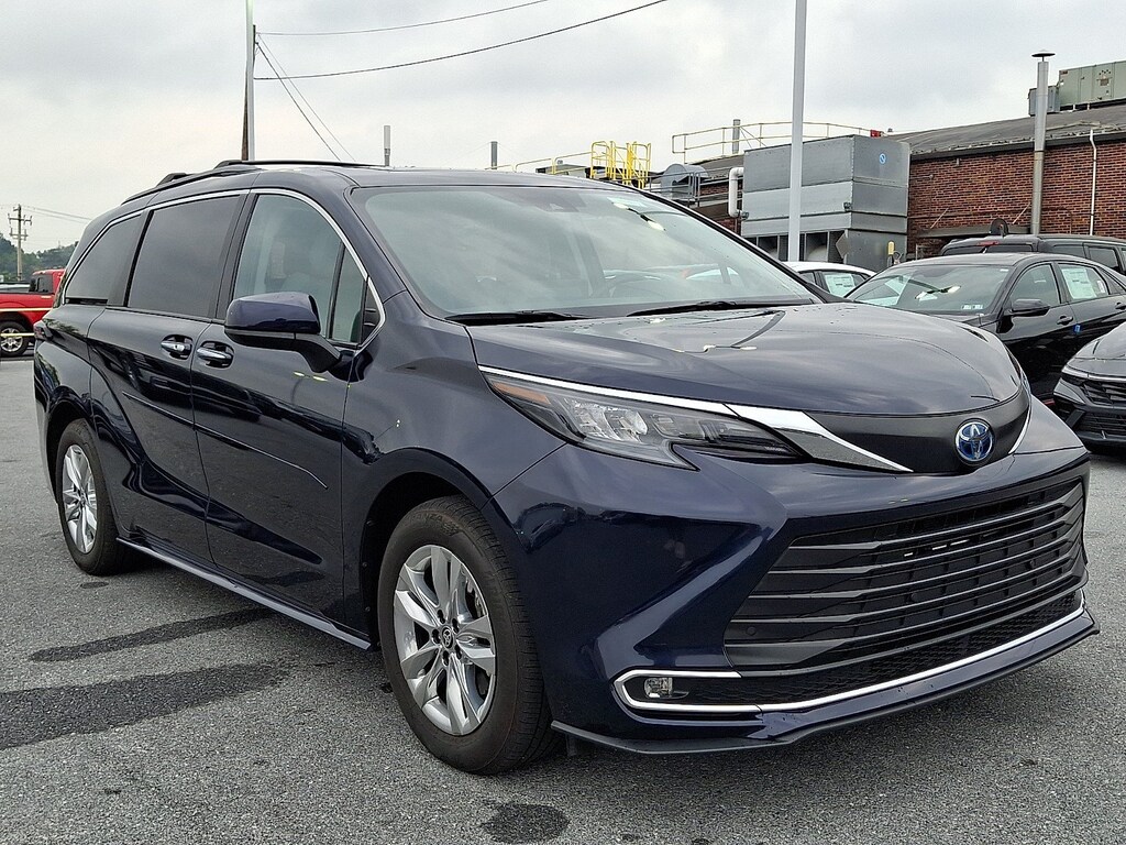 Certified 2024 Toyota Sienna XLE Van Passenger Van