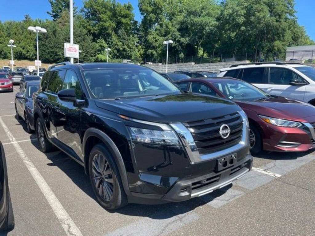 Certified 2024 Nissan Pathfinder SL SUV