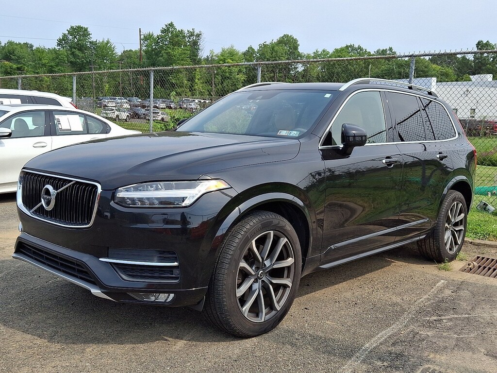 Used 2017 Volvo XC90 Momentum SUV
