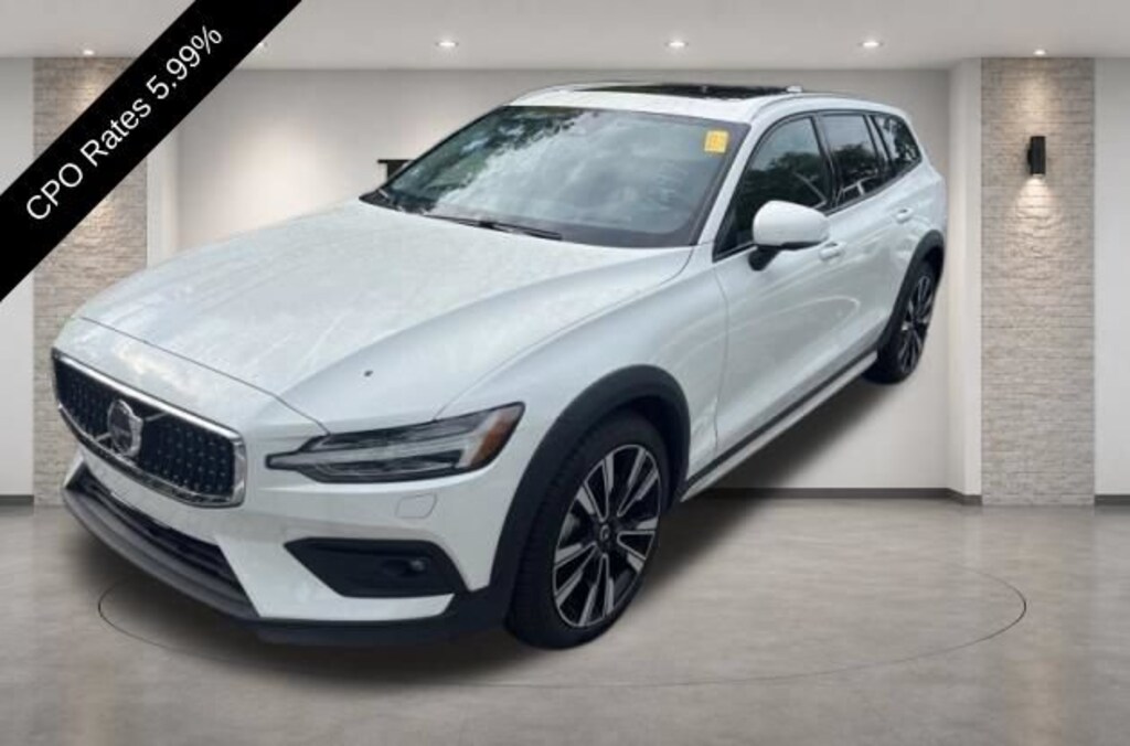 Certified 2025 Volvo V60 Cross Country Ultra Wagon