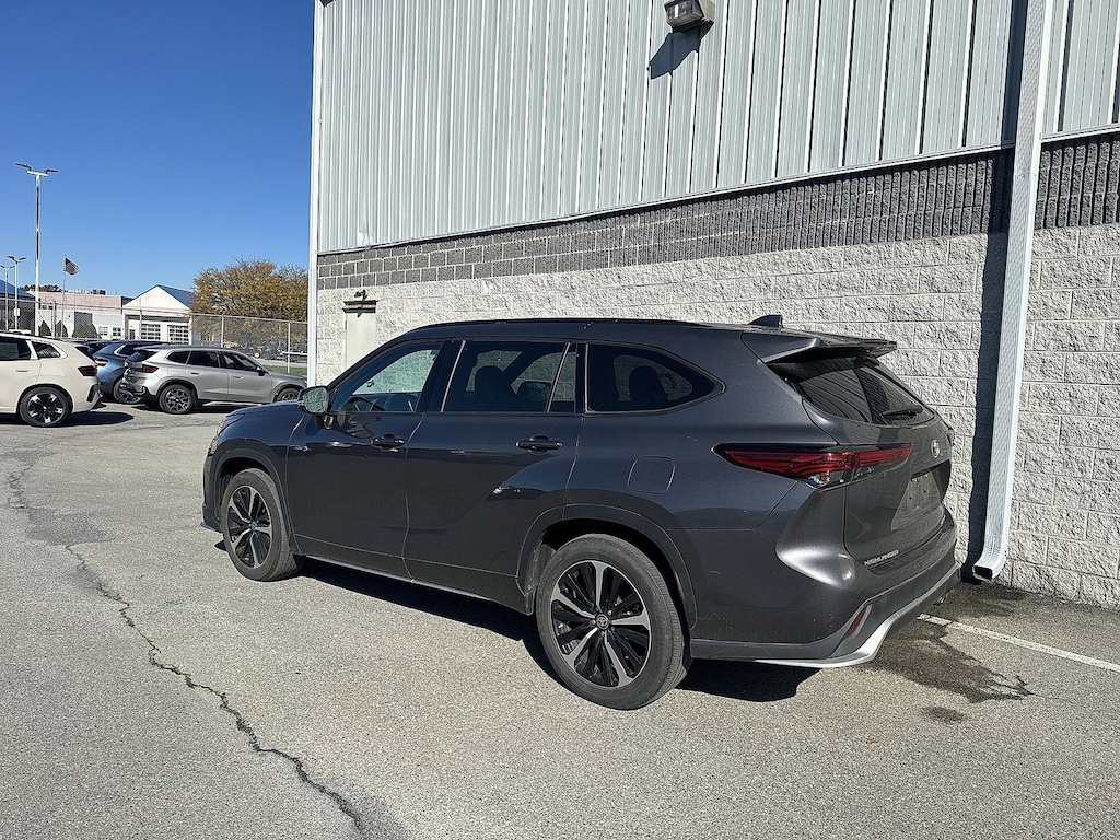 Used 2021 Toyota Highlander XSE SUV