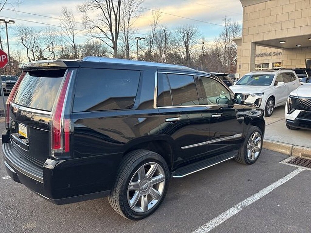Used 2019 Cadillac Escalade Luxury SUV