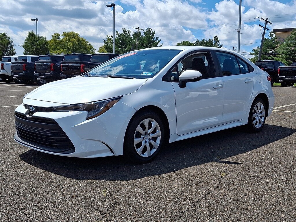Certified 2025 Toyota Corolla LE Sedan