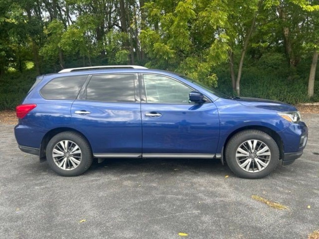 Used 2017 Nissan Pathfinder S SUV