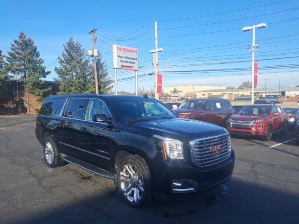 Used 2017 GMC Yukon XL SLT SUV