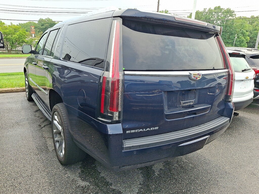 Used 2018 Cadillac Escalade ESV Luxury SUV