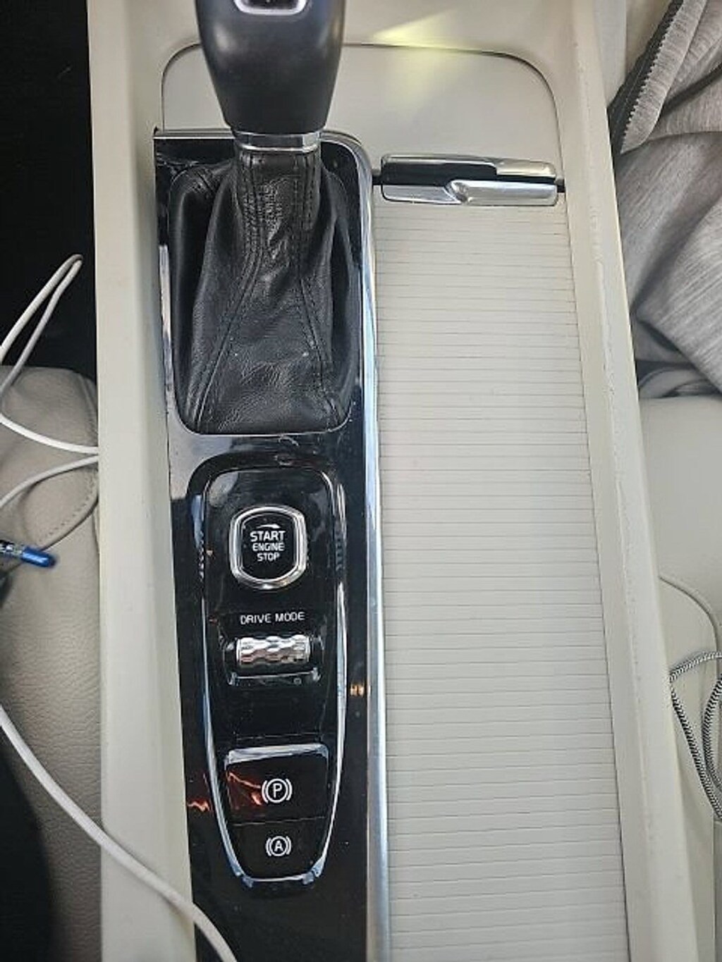 Used 2020 Volvo S60 Momentum Sedan