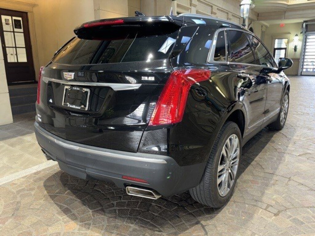 Used 2017 Cadillac XT5 Premium Luxury AWD SUV