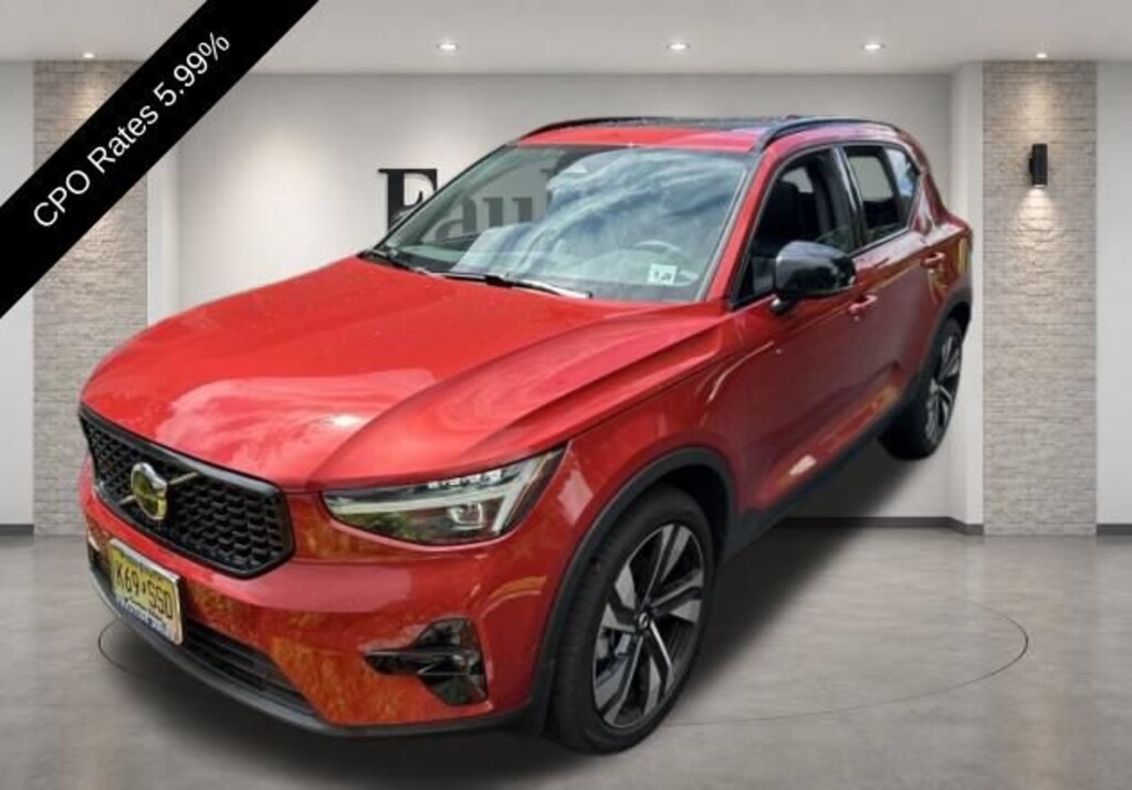 Certified 2024 Volvo XC40 Plus Dark Theme SUV