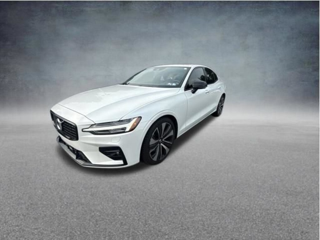 Used 2022 Volvo S60 Momentum Sedan