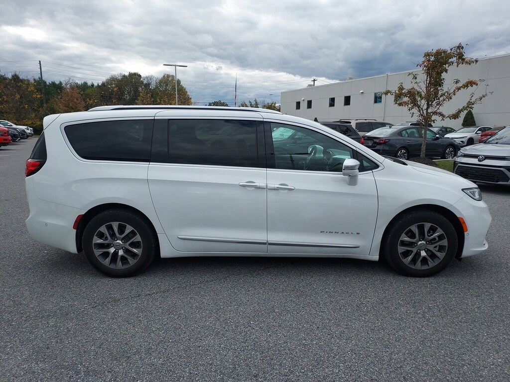 Used 2024 Chrysler Pacifica Hybrid Pinnacle Van Passenger Van