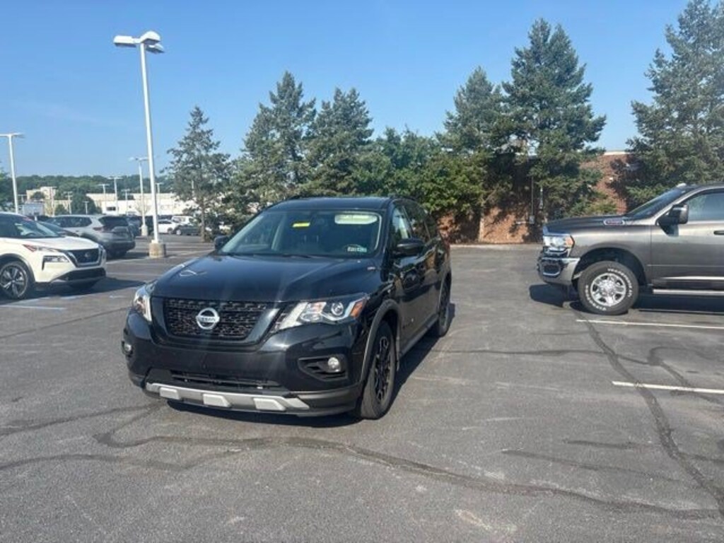 Used 2020 Nissan Pathfinder SL SUV