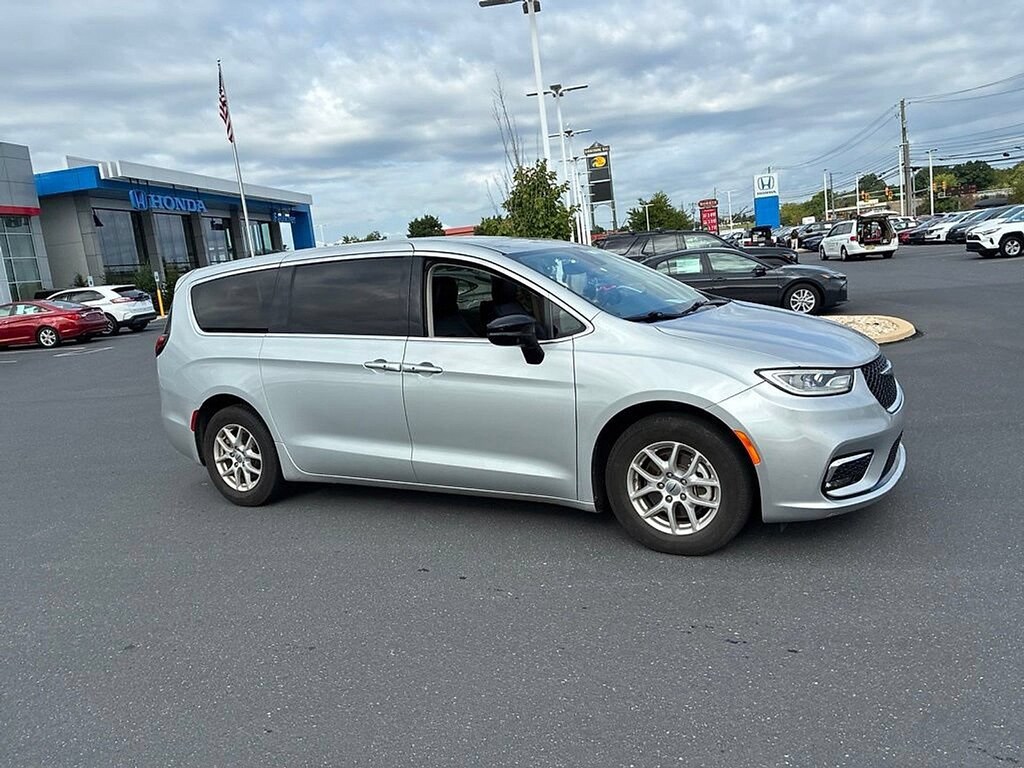 Used 2024 Chrysler Pacifica Touring L Van Passenger Van