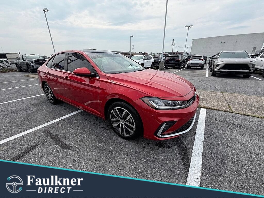 Used 2025 Volkswagen Jetta SE Sedan