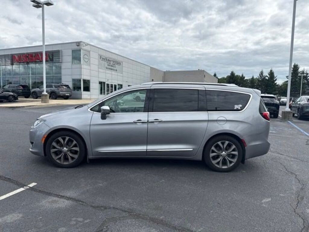 Used 2020 Chrysler Pacifica Limited Van Passenger Van