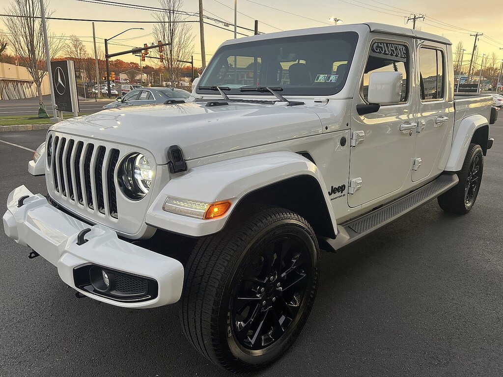 Used 2023 Jeep Gladiator High Altitude Truck Crew Cab